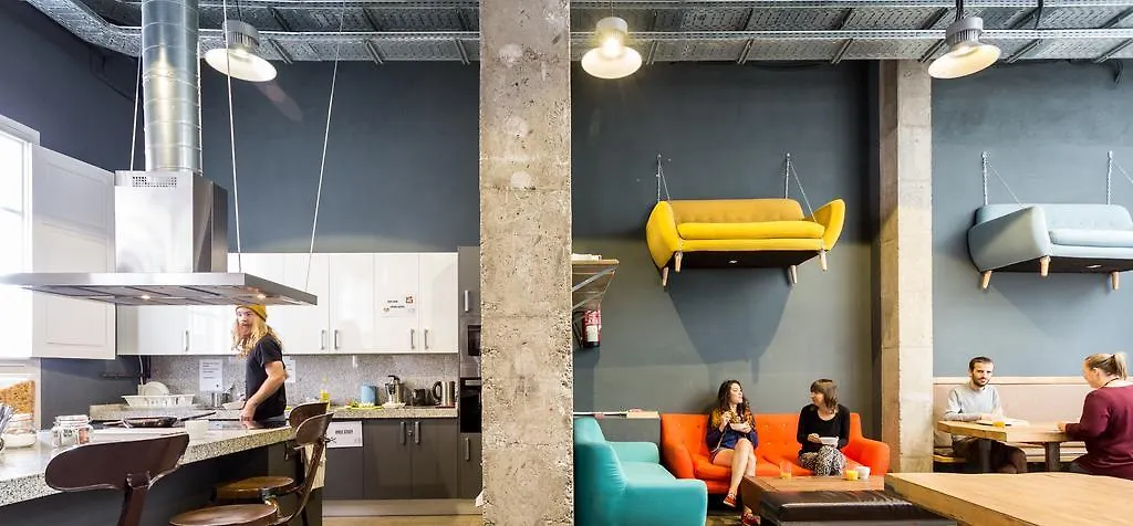 Black Swan Hostel Sevilla