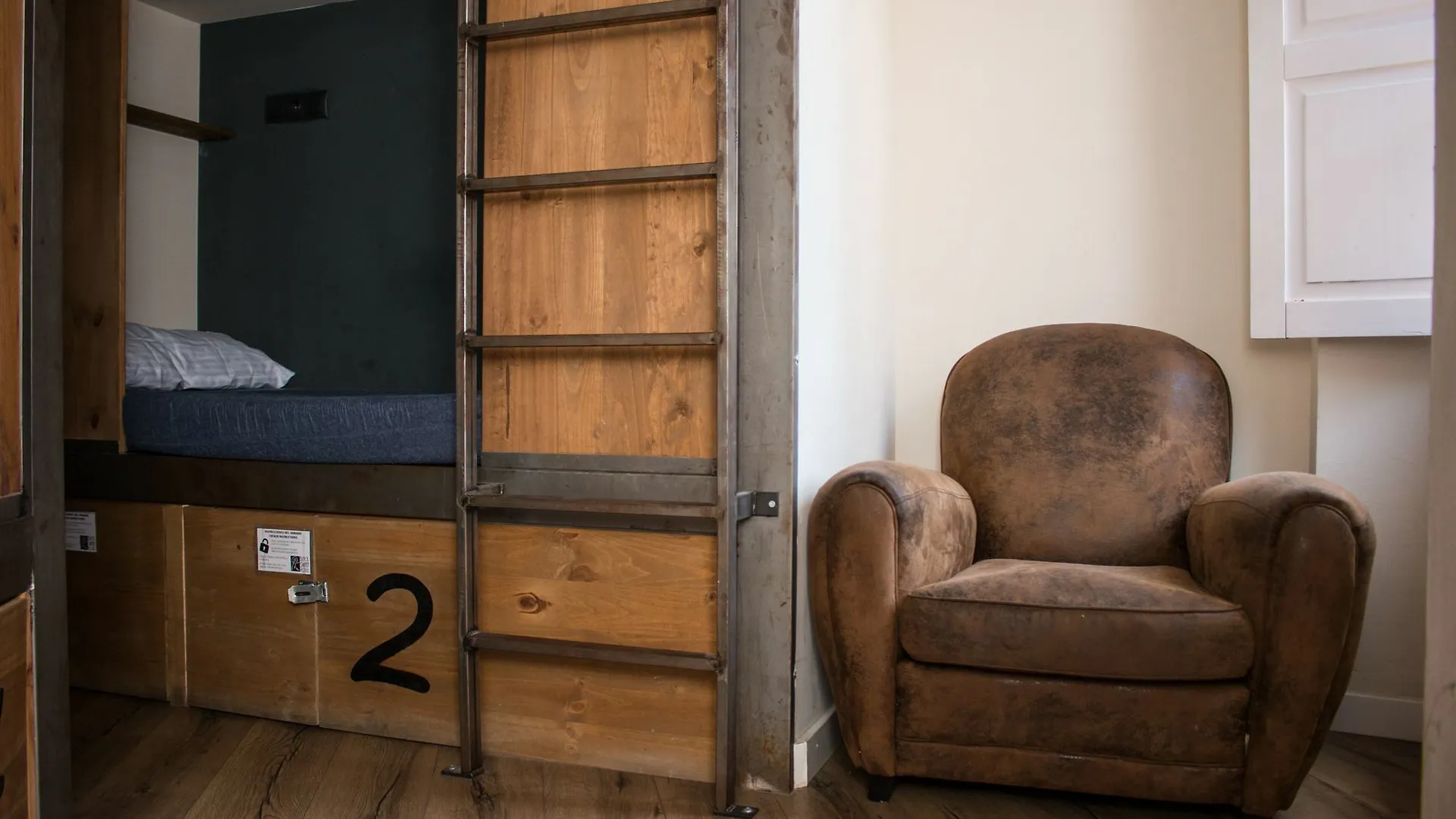Black Swan Hostel Sevilla 0*, Seville Spain