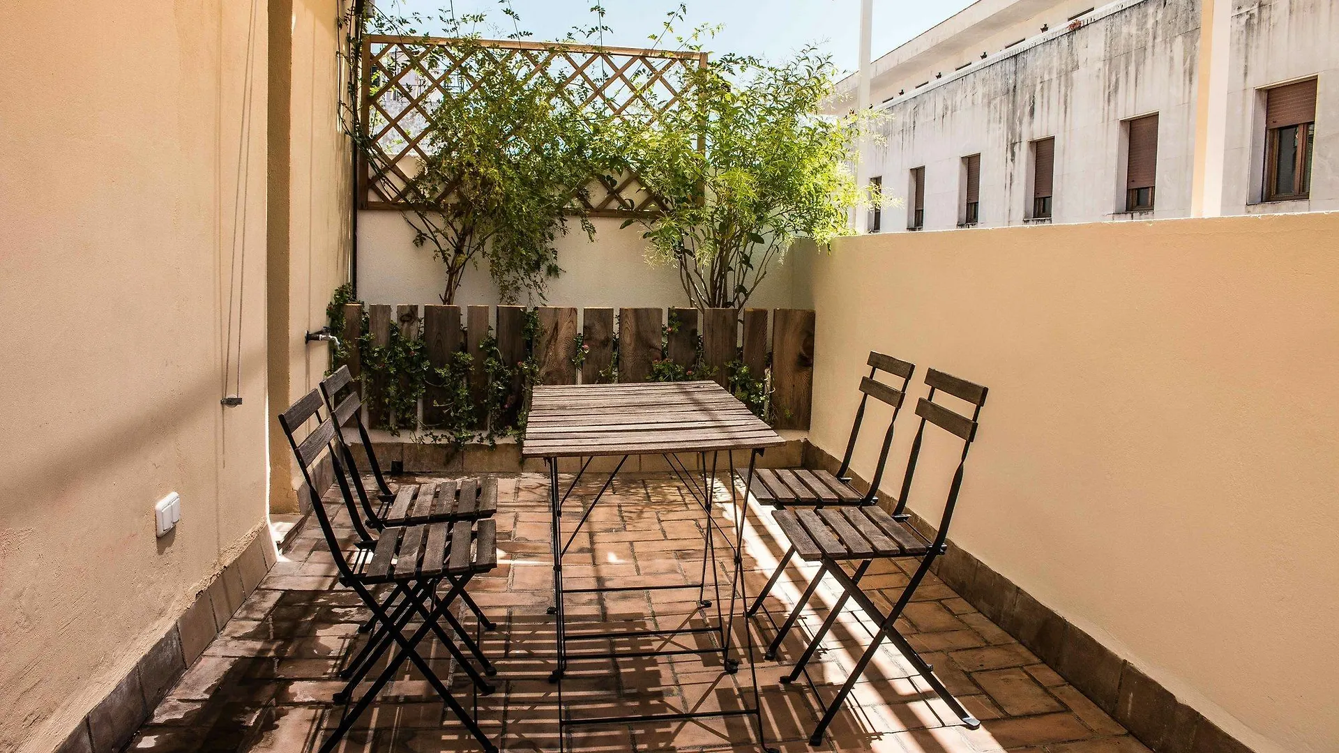 Black Swan Hostel Sevilla  Seville