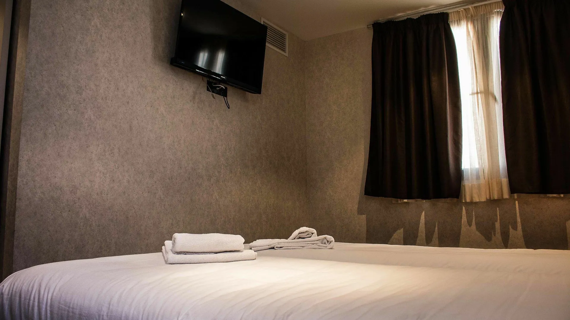 Black Swan Hostel Sevilla