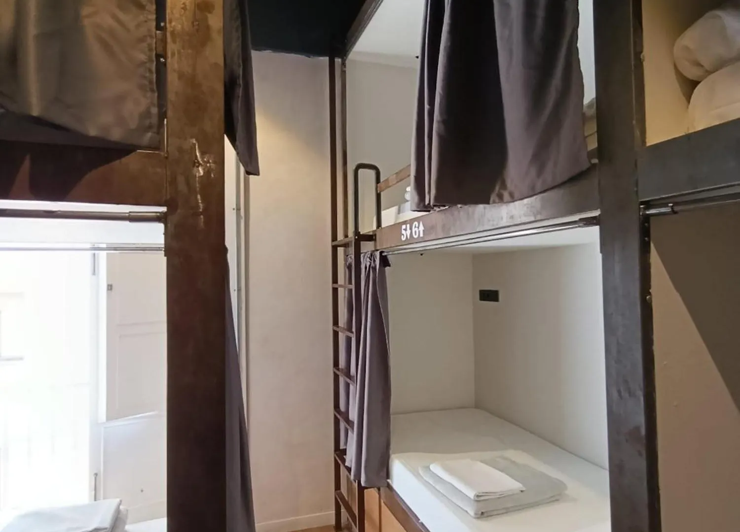 Black Swan Hostel Sevilla 0*, Seville Spain