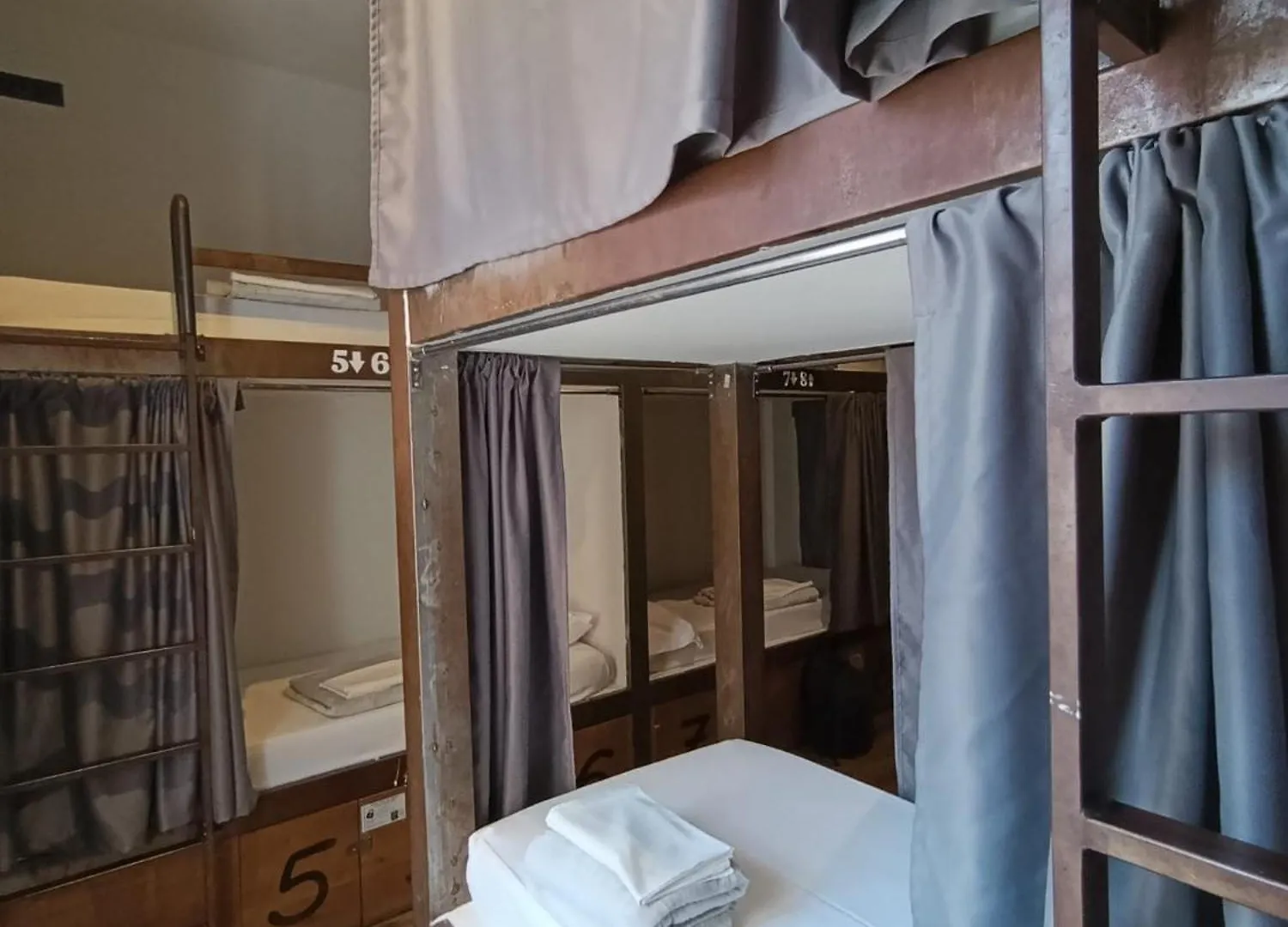 Black Swan Hostel Sevilla  Seville