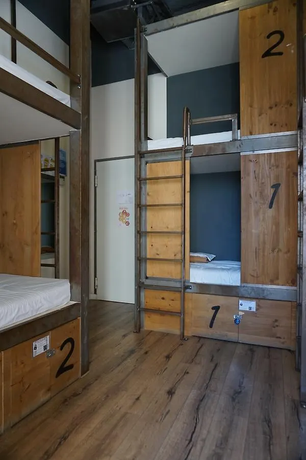 Black Swan Hostel Sevilla