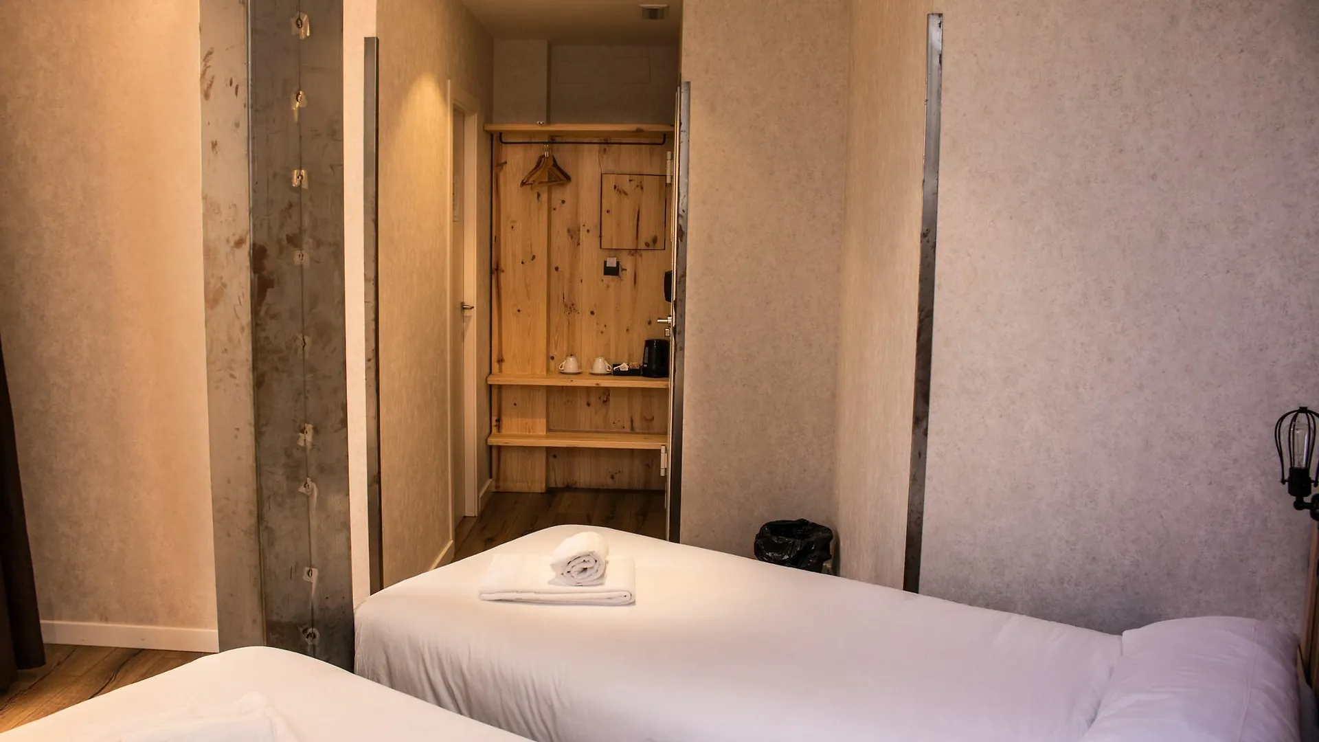 Black Swan Hostel Sevilla 0*, Seville Spain