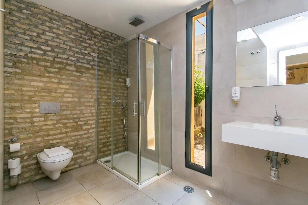 **  Black Swan Hostel Sevilla Spanien