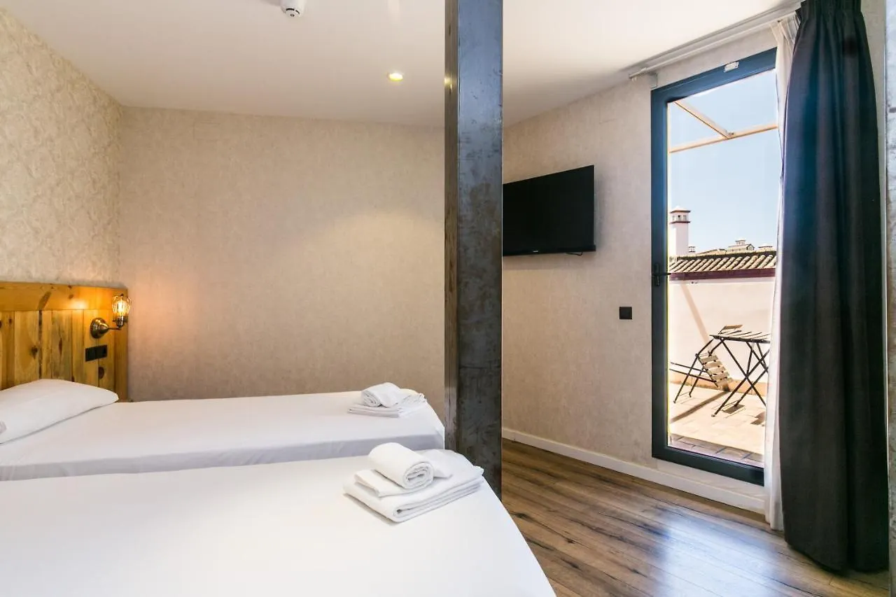 Black Swan Hostel Sevilla 0*, Seville